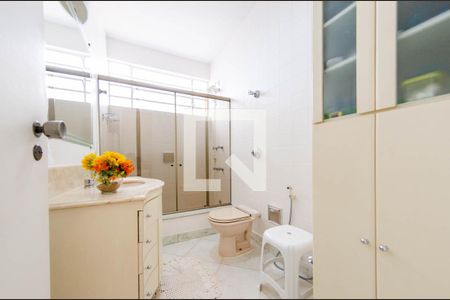 Apartamento à venda com 220m², 4 quartos e 2 vagasBanheiro