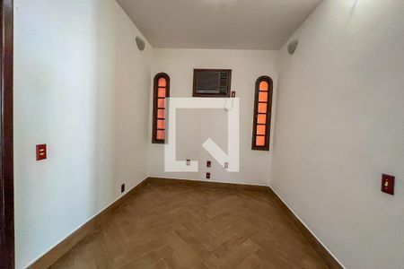 Casa à venda com 340m², 5 quartos e 2 vagasSala
