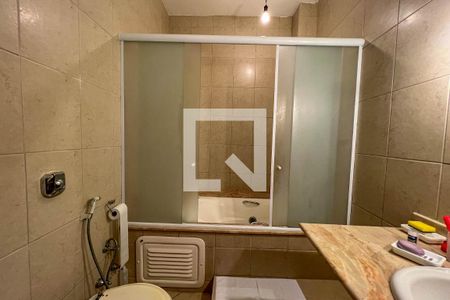 Casa à venda com 340m², 5 quartos e 2 vagasBanheiro da sala 2