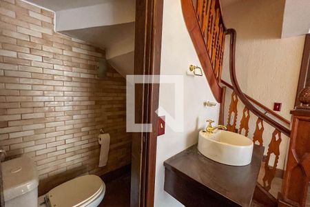 Casa à venda com 340m², 5 quartos e 2 vagasLavabo