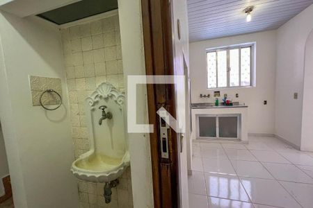 Casa à venda com 340m², 5 quartos e 2 vagasLavabo