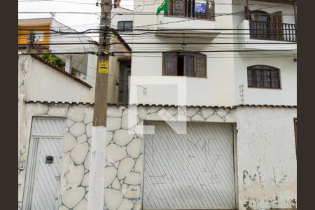 Casa à venda com 130m², 3 quartos e 3 vagasFachada