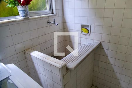 Casa à venda com 436m², 5 quartos e 2 vagas Casa à venda com 436m², 5 quartos e 2 vagasÁrea de serviço