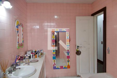 Casa à venda com 436m², 5 quartos e 2 vagas Casa à venda com 436m², 5 quartos e 2 vagasBanheiro Social 3