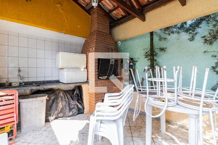 Casa à venda com 275m², 3 quartos e 4 vagas Casa à venda com 275m², 3 quartos e 4 vagasQuintal - Churrasqueira