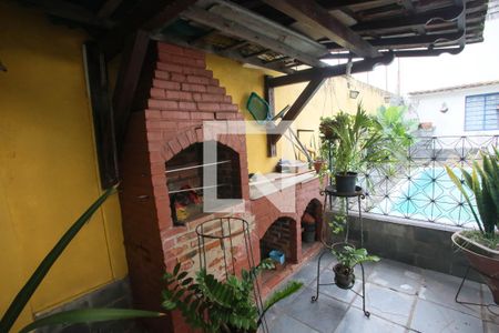Casa à venda com 431m², 4 quartos e 3 vagas Casa à venda com 431m², 4 quartos e 3 vagasChurrasqueira