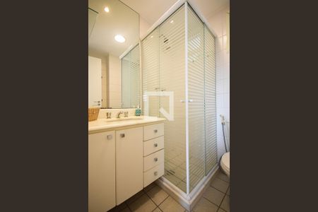 Apartamento para alugar com 72m², 2 quartos e 2 vagas Apartamento para alugar com 72m², 2 quartos e 2 vagasBanheiro