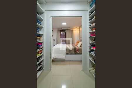 Casa de condomínio à venda com 119m², 3 quartos e 2 vagasCloset da suíte 2