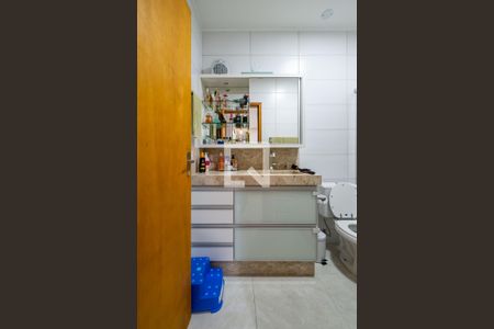 Casa de condomínio à venda com 119m², 3 quartos e 2 vagasBanheiro da Suíte 2