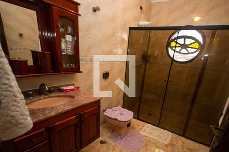 Casa à venda com 207m², 3 quartos e 2 vagas Casa à venda com 207m², 3 quartos e 2 vagasBanheiro