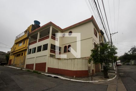 Casa à venda com 207m², 3 quartos e 2 vagas Casa à venda com 207m², 3 quartos e 2 vagasFachada
