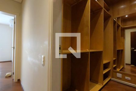 Apartamento para alugar com 300m², 3 quartos e 5 vagasRoupeiro