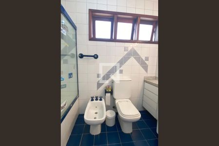 Casa de condomínio à venda com 350m², 3 quartos e 4 vagasBanheiro da Suíte 2