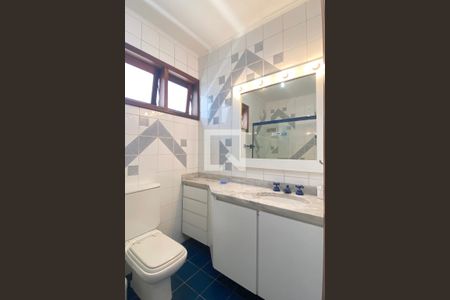 Casa de condomínio à venda com 350m², 3 quartos e 4 vagasBanheiro da Suíte 2