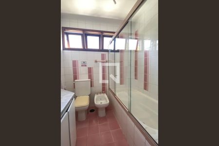 Casa de condomínio à venda com 350m², 3 quartos e 4 vagasBanheiro da Suíte 3