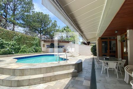 Casa de condomínio à venda com 350m², 3 quartos e 4 vagasPiscina