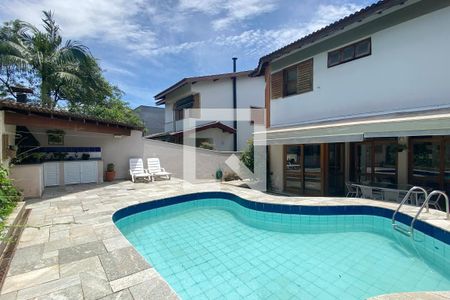 Casa de condomínio à venda com 350m², 3 quartos e 4 vagasPiscina