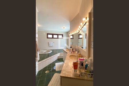 Casa de condomínio à venda com 350m², 3 quartos e 4 vagasBanheiro da Suíte 1