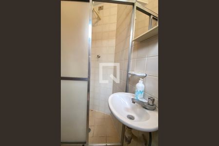 Casa de condomínio à venda com 350m², 3 quartos e 4 vagasBanheiro de serviço