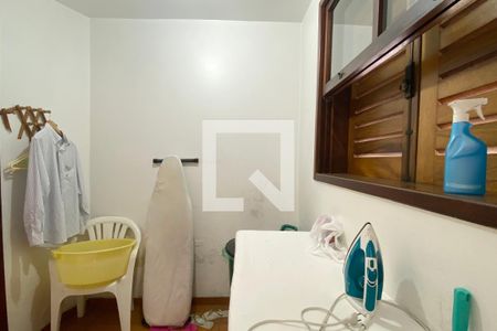 Casa de condomínio à venda com 350m², 3 quartos e 4 vagasQuarto de Serviço