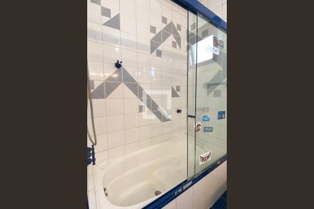 Casa de condomínio à venda com 350m², 3 quartos e 4 vagasBanheiro da Suíte 2