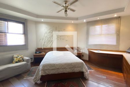 Casa de condomínio à venda com 350m², 3 quartos e 4 vagasSuíte 1