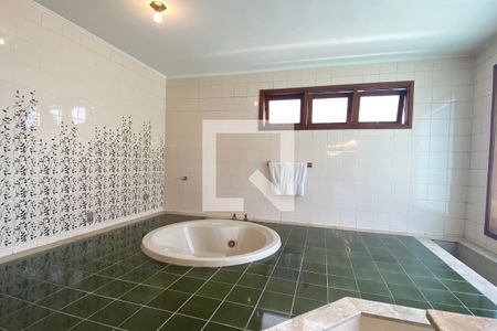 Casa de condomínio à venda com 350m², 3 quartos e 4 vagasBanheiro da Suíte 1