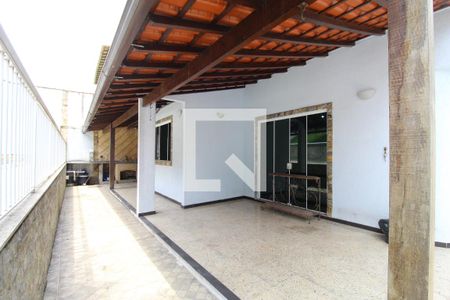 Casa à venda com 600m², 4 quartos e 5 vagasQuintal