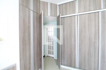 Casa à venda com 600m², 4 quartos e 5 vagasQuarto 2 - Suíte Acesso