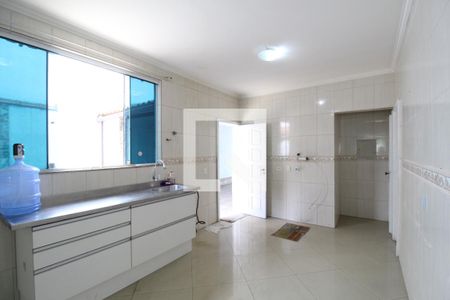 Casa à venda com 600m², 4 quartos e 5 vagasCozinha