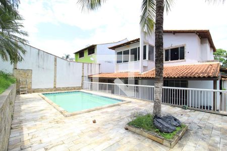 Casa à venda com 600m², 4 quartos e 5 vagasPiscina