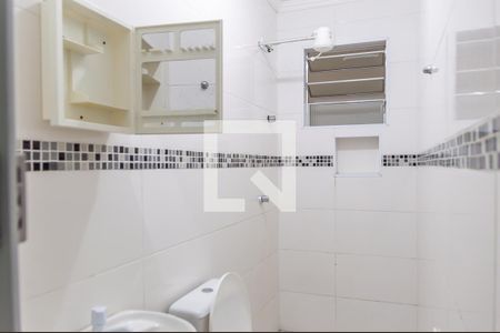 Banheiro de casa para alugar com 1 quarto, 18m² em Ferrazópolis, São Bernardo do Campo