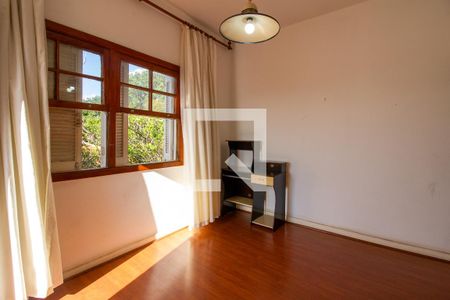 Casa à venda com 300m², 3 quartos e 3 vagas Casa à venda com 300m², 3 quartos e 3 vagasQuarto 3