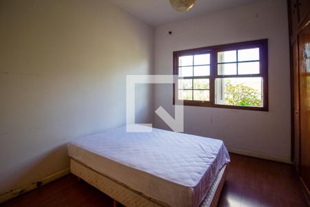 Casa à venda com 300m², 3 quartos e 3 vagas Casa à venda com 300m², 3 quartos e 3 vagasQuarto 2