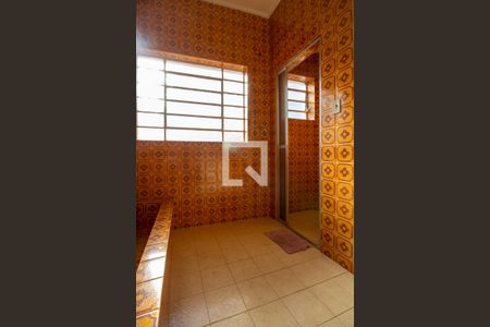 Casa à venda com 300m², 3 quartos e 3 vagas Casa à venda com 300m², 3 quartos e 3 vagasBanheiro