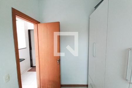 Casa à venda com 180m², 3 quartos e 2 vagasQuarto de Serviço