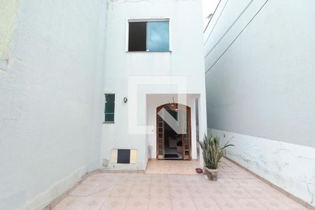 Casa à venda com 180m², 3 quartos e 2 vagasFachada