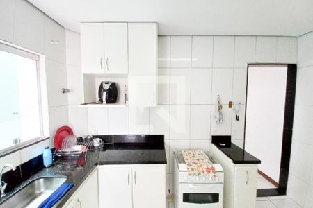 Casa à venda com 180m², 3 quartos e 2 vagasCozinha