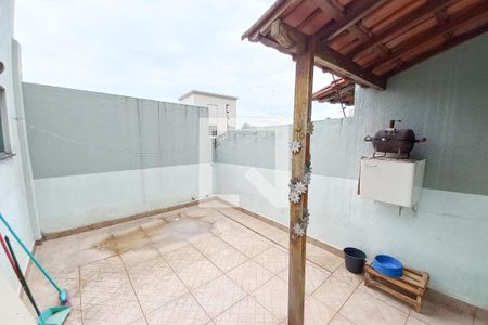 Casa à venda com 180m², 3 quartos e 2 vagasQuintal