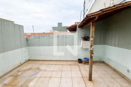Casa à venda com 180m², 3 quartos e 2 vagasQuintal
