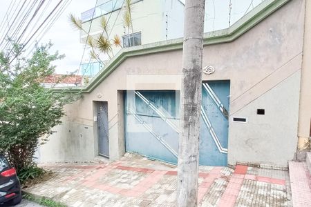 Casa à venda com 180m², 3 quartos e 2 vagasFachada
