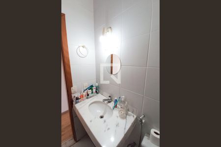 Casa à venda com 180m², 3 quartos e 2 vagasBanheiro Social