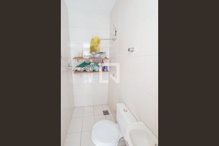 Casa à venda com 180m², 3 quartos e 2 vagasBanheiro de serviço