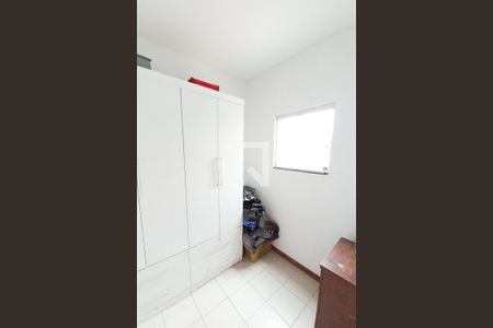 Casa à venda com 180m², 3 quartos e 2 vagasQuarto de Serviço