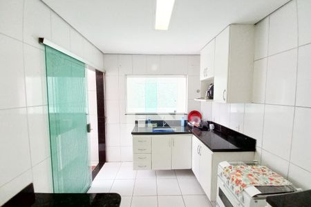 Casa à venda com 180m², 3 quartos e 2 vagasCozinha