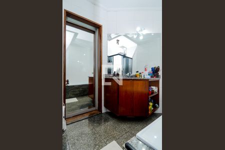 Casa à venda com 517m², 5 quartos e 4 vagasBanheiro do Quarto 5