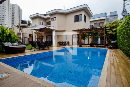 Casa à venda com 517m², 5 quartos e 4 vagasPiscina