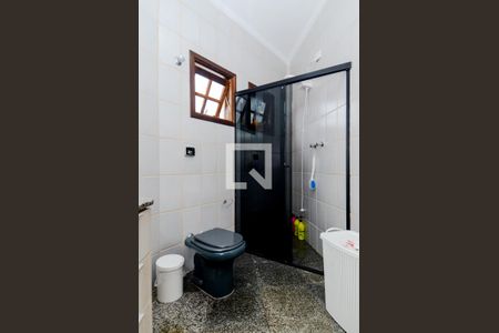 Casa à venda com 517m², 5 quartos e 4 vagasBanheiro do Quarto 4