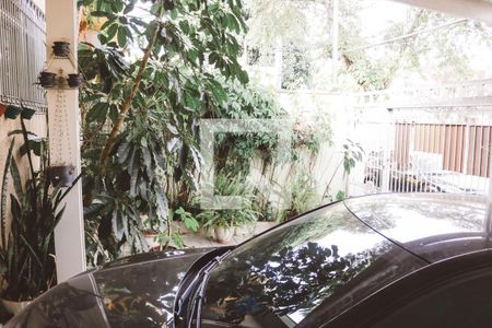 Casa à venda com 140m², 4 quartos e 2 vagas Casa à venda com 140m², 4 quartos e 2 vagasGaragem