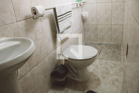 Casa à venda com 140m², 4 quartos e 2 vagas Casa à venda com 140m², 4 quartos e 2 vagasBanheiro